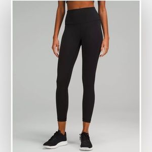 NWOT Lululemon Wunder Under Train leggings 25”
